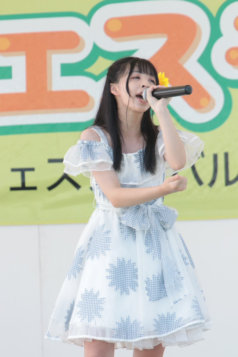 kobarin777's tweet photo. 2022-07-31
野木町ひまわりフェスティバル  1部  1

ライブも行かず、��ィートもせず、死亡説まで流れてたらしいkobarinは元気です。
(久々に引っ張り出したビデオカメラが死亡してた)

#小島菜々海 
#近藤莉桜
#りおななみ https://t.co/8UleDYbsAs