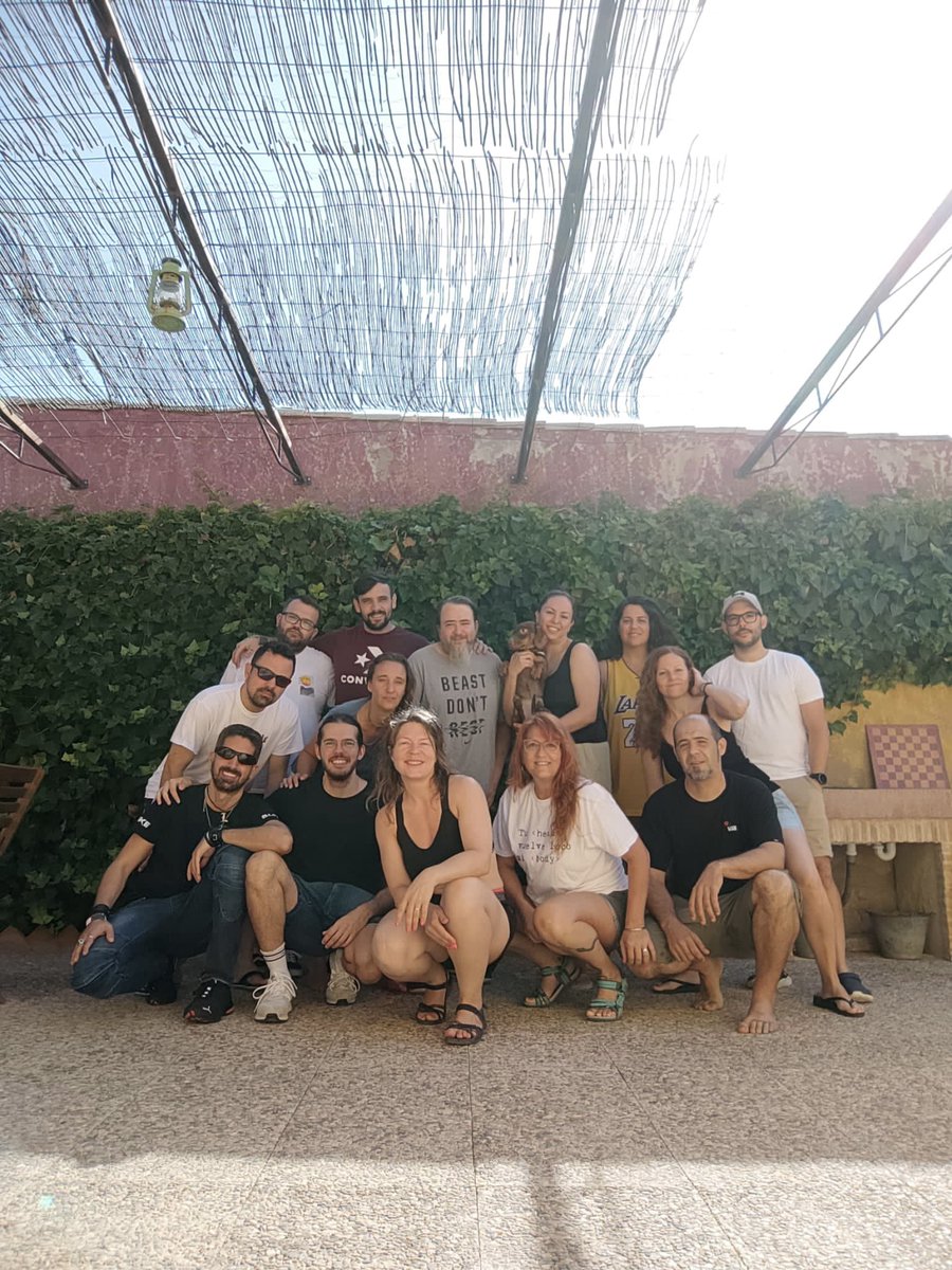 Hay gente que hace de este mundo, un sitio mejor. 

Enhorabona la organización de <a href="/Seoplustv/">Seoplus</a> 2022, enhorabuena a todas las ponencias. Estuvieron geniales.

Y lo que me llevo de los de la casa, no lo puedo contar en un twitt. ❤️