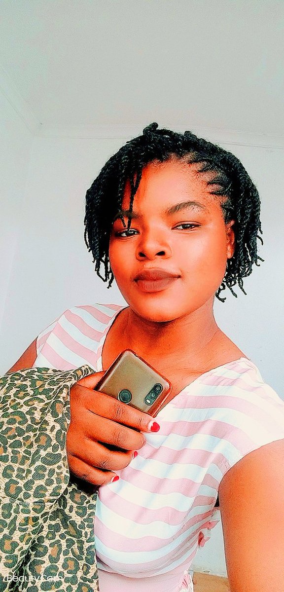 Nilipo kuwa mdogo nilikuwa nawaza et Baba anapata wapi hela kumbe zinatafutwa na kuhusu ndoto zitatimia ty kwa wakati wake naendelea kupambana ila kinacho. Niumiza najuta kupenda kushabikia mpira Mimi mmmh ila ndo naipenda simba kuiacha siwezi mpaka kufa kwangu