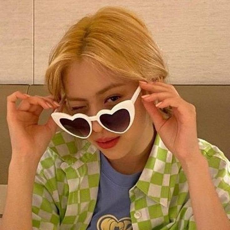 ⠀
            hitomi kazakura
                    
           not new to rp
           like  and  rt  to  be  mutuals.
          
⠀ ⠀