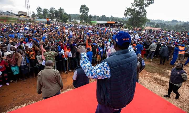 SiasaLab's tweet photo. At Nandi Hills, Rt. Hon. @RailaOdinga, his running mate Hon. @MarthaKarua, and other Azimio leaders spreading the word of AZIMIO LA UMOJA.

#FirimbiMovement https://t.co/QcKww1WMy6