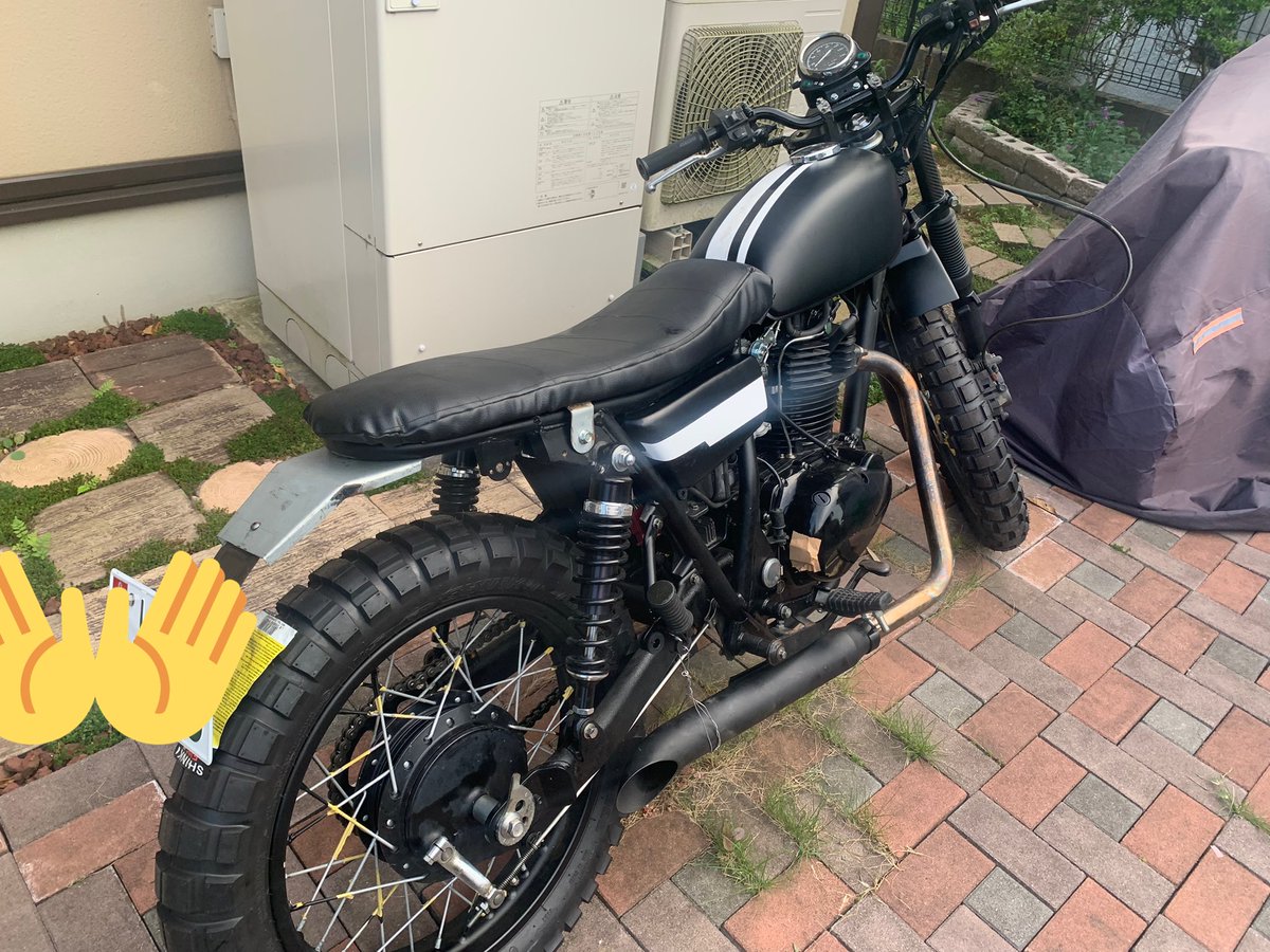 TR250kawasaki's tweet photo. ＃250TR
#バイク
#スクランブラー
無事エンジンかかった。
部品が足りなかったりとまだ未完成ながらやっとここまできた。 https://t.co/n4x5Ttl1Uf