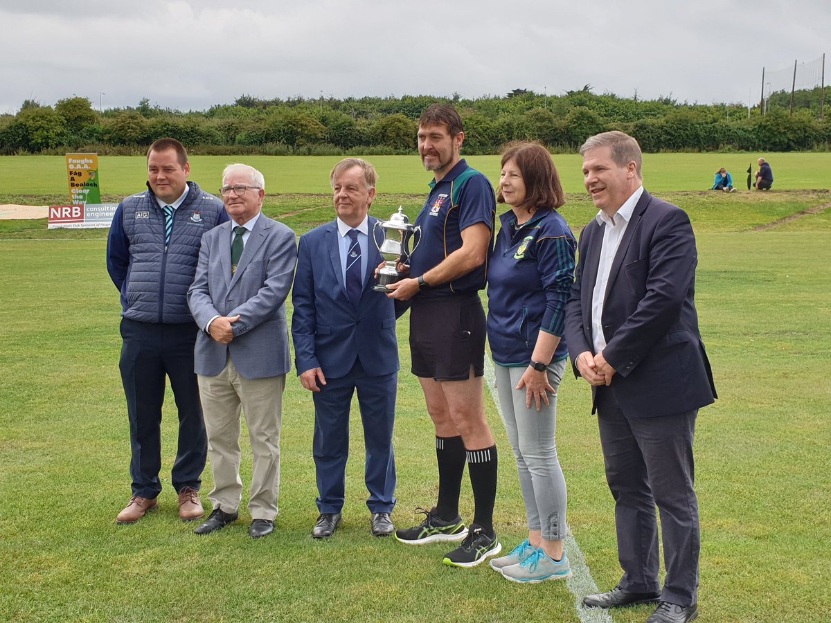 harryboland100's tweet photo. Harry's great-grandnephew @d_loing presents the replica of the cup presented to Harry by the New York Chapter of the American Association for the Recognition of the Irish Republic in 1921 to chair of @DubGAAOfficial at his old club @FaughsGAA #boland100 https://t.co/cugOaJY9Gs