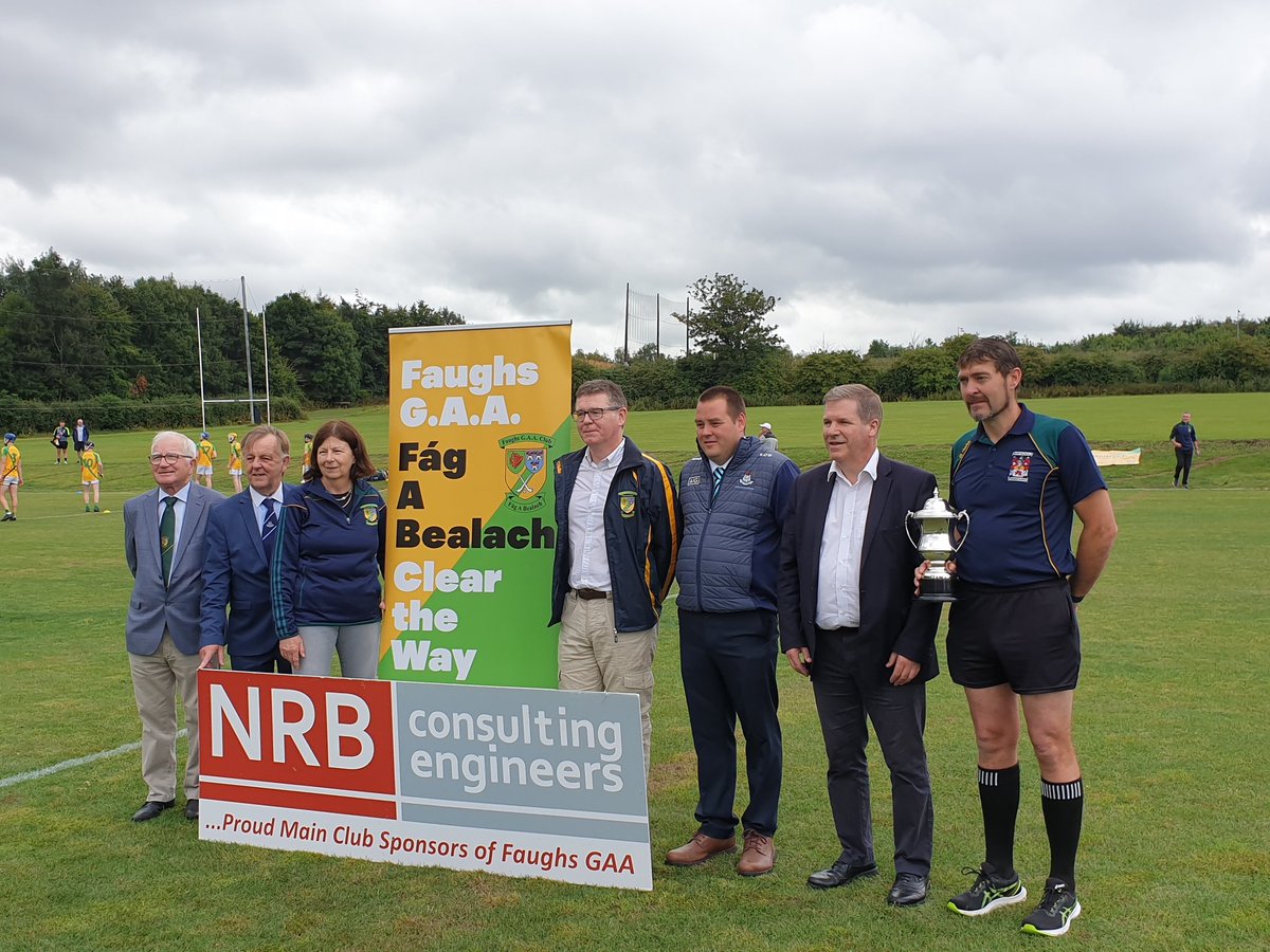 harryboland100's tweet photo. Harry's great-grandnephew @d_loing presents the replica of the cup presented to Harry by the New York Chapter of the American Association for the Recognition of the Irish Republic in 1921 to chair of @DubGAAOfficial at his old club @FaughsGAA #boland100 https://t.co/cugOaJY9Gs