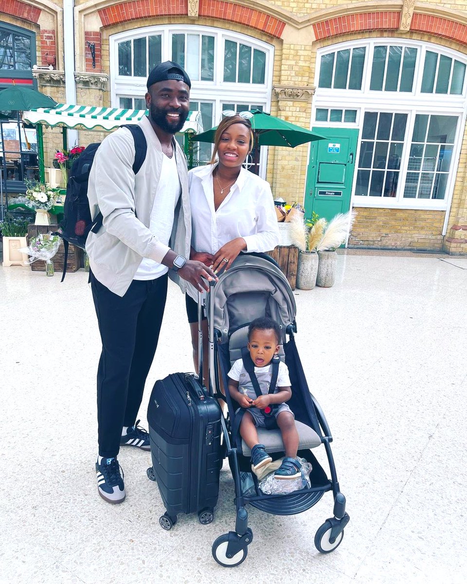 Roseangel009's tweet photo. #BBNaija Couple and their lovely child. #KHADONI 🥰 #Pepperdem https://t.co/6eNga8VFFm