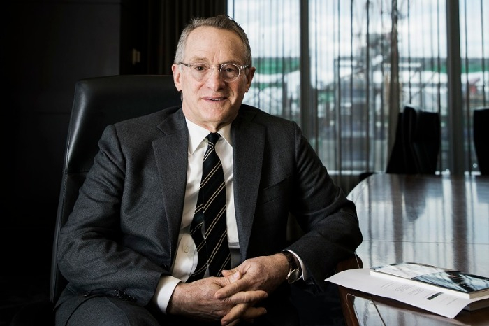 InvestmentBook1's tweet photo. "If you stand at a bus stop long enough, you’ll get a bus. But if you keep running from bus stop to bus stop, you may never get a bus."

- Howard Marks https://t.co/V7wtEB3nlw