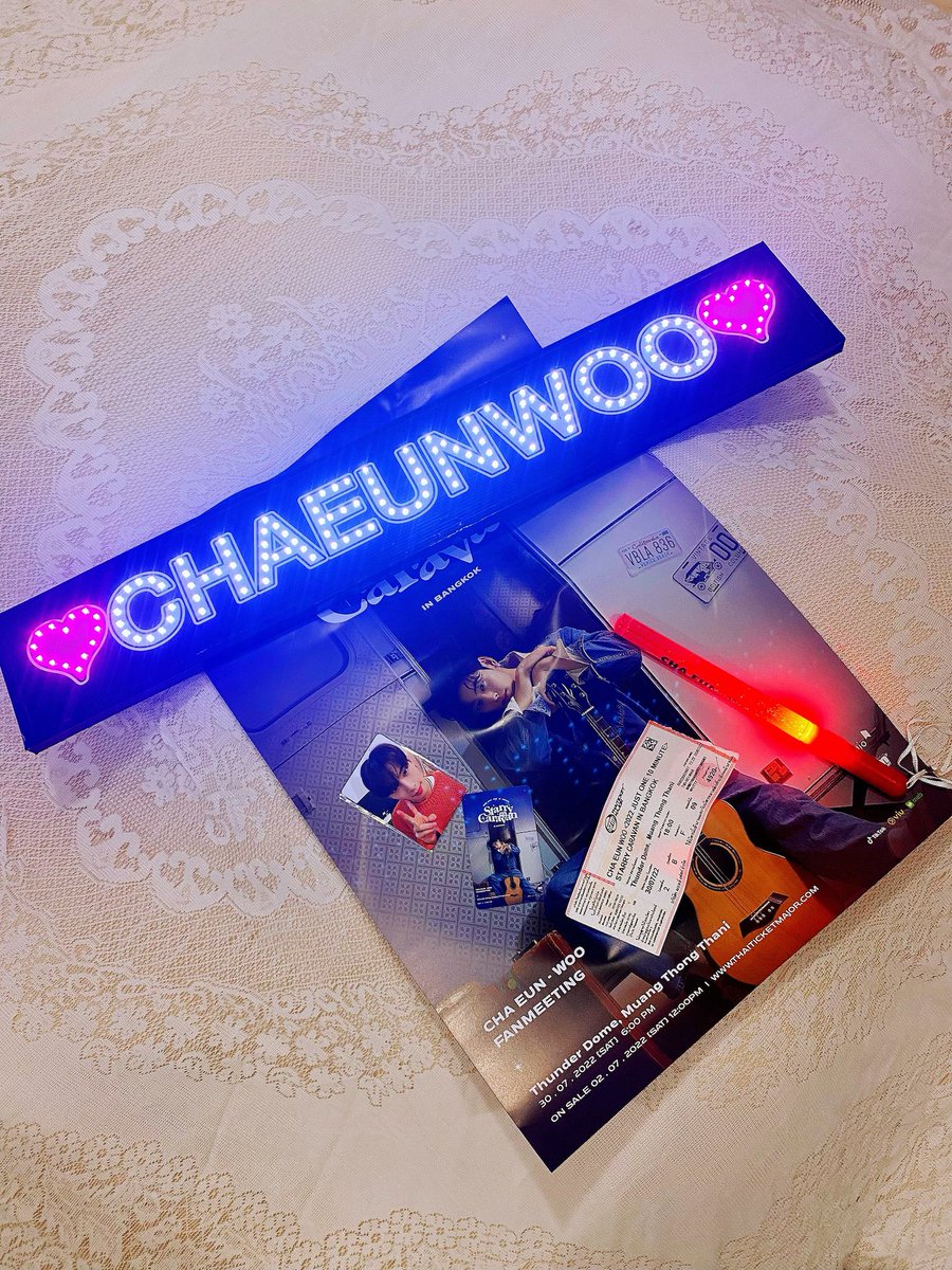 chayaphol65's tweet photo. CHAEUNWOO MEETING ❤️👦🏻 https://t.co/hngc3JBh18
