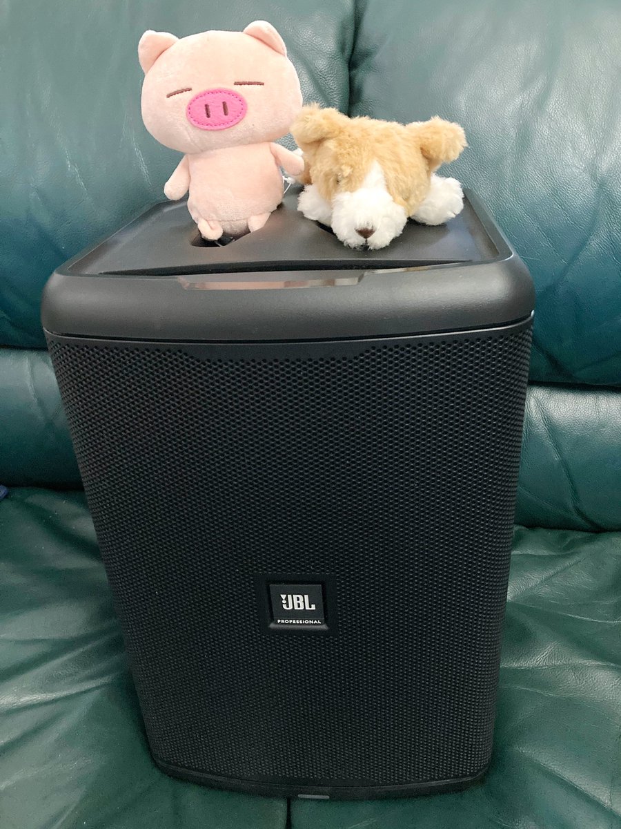 zousansense's tweet photo. ちょっとした🪗と歌🎤とギター🎸のPAの為に簡易PAスピーカーEon one compactｹﾞｯﾂo(^o^)o🎤2本挿せて+エレアコ専門端子アリ💡アプリで音量調節okでBluetoothで音楽も聴けるので初1曲目は村下さんの「珊瑚礁」をかけてﾊﾟｼｬｯ
📱🤗
#JBL #ヒビノ　#Eononecompact #ぶたた　#コーギー　#村下孝蔵 https://t.co/bJv1vE7Ksf
