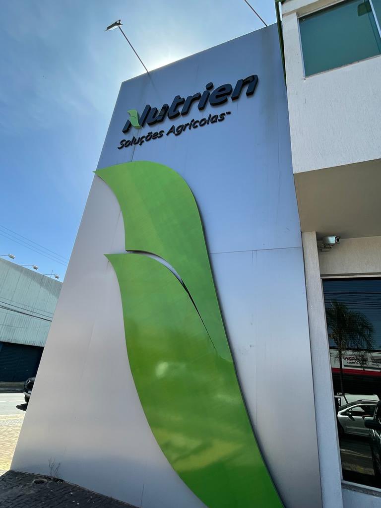 Calorisa recepção da equipe local em uma das lojas da empresa canadense 🇨🇦 <a href="/NutrienAgRetail/">Nutrien Ag Solutions</a> <a href="/NutrienLTD/">Nutrien</a> no 🇧🇷 , na cidade de Goiânia, estado de Goiás. Parabéns Patrícia, Danilo e a todos. Impressionante.
