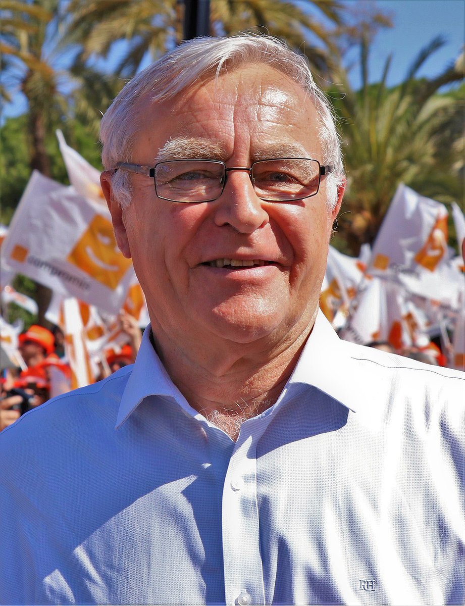 maricarmen1709's tweet photo. Ribó, alcalde corrupto de Valencia intuyendo que no va a salir en las próximas elecciones, pensó y se fué a Paris con su señora, se alojó en un 5* con dinero público, hace 3 meses.
Lo bueno del miserable es, que va y dice que no se acuerda,manda 🥚🥚

#TeamVox
#Levantando ESPAÑA https://t.co/7srQLCYFWu