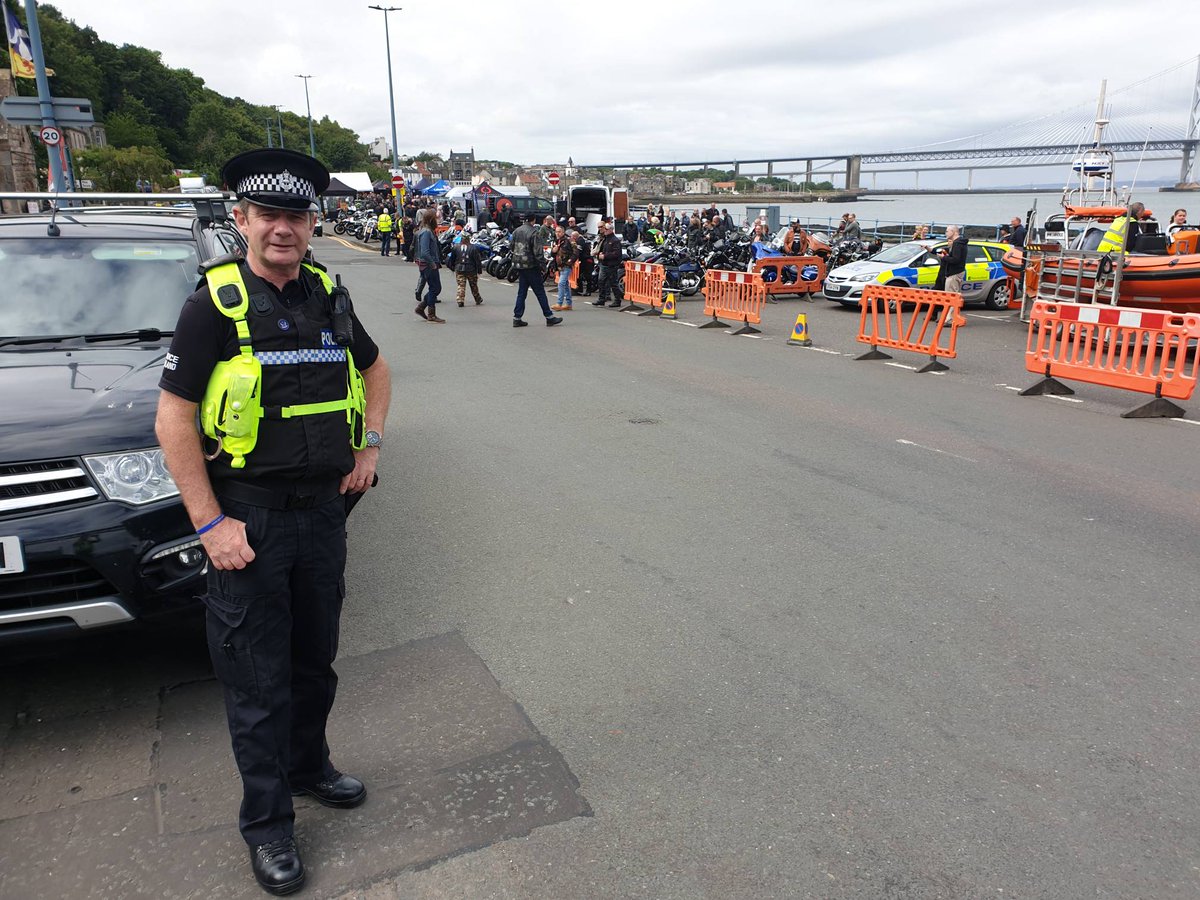 PSOSNWEdinburgh's tweet photo. Great turnout at RNLI Custom Bike Show at #SouthQueensferry, raising funds for the Life Boats. Make sure you check for bikes on the road today in and around the ferry.
#ThinkBike #ThinkBiker #RoadSafety https://t.co/1C7maecv8s