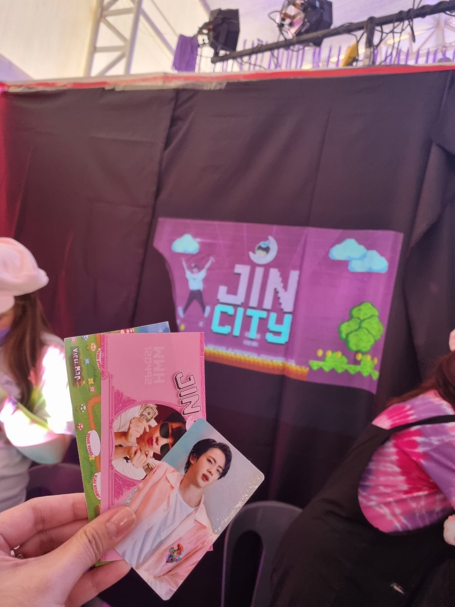 chiararosedmd's tweet photo. #virJINs booth - JIN City / Santolan Station 💜

#KimSeokjin #Seokjin #bias #WWH #BTS #BTSARMY #BTSisBestForMe #BFMOpenHouse2022 https://t.co/EbmoQvTamx