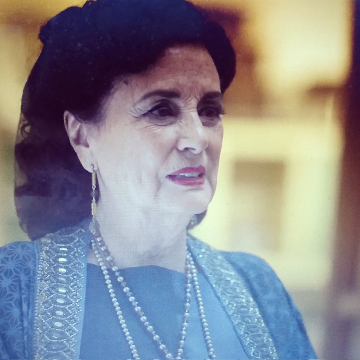 BrasilRojo's tweet photo. Nuestra espléndida Helena brillante inmensamente en la serie sobre la vida de Maria Félix, disponible en Vix +! Qué regalo  cada oportunidad que tenemos de disfrutar de la inmensidad de su talento, entrega, verdad! ❤️💫💖 
#SeñoraRussek #HelenaRojo #talento #luz #plenitud #verdad https://t.co/OrKf9KRpY6