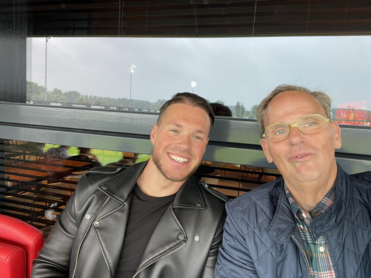 hnsvandijk's tweet photo. Laatste afspraak voor de vakantie is naar de laatste oefenwedstrijd van @AlmereCityFC tegen niemand minder dan @AFCAjax . Dat wordt genieten na gisteravond 🤪😎 @FlevoMakelaars @flevomakelaars1 https://t.co/gxOhC1YVaK