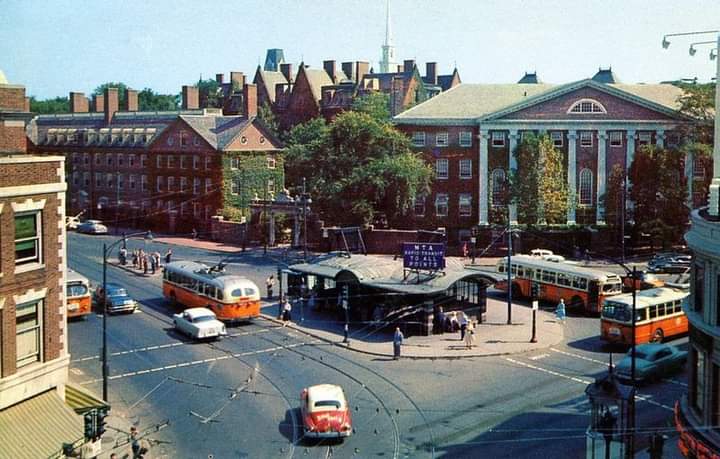 OldSchoolBoston's tweet photo. Harvard Square, 1950's https://t.co/DS43R1cdPO