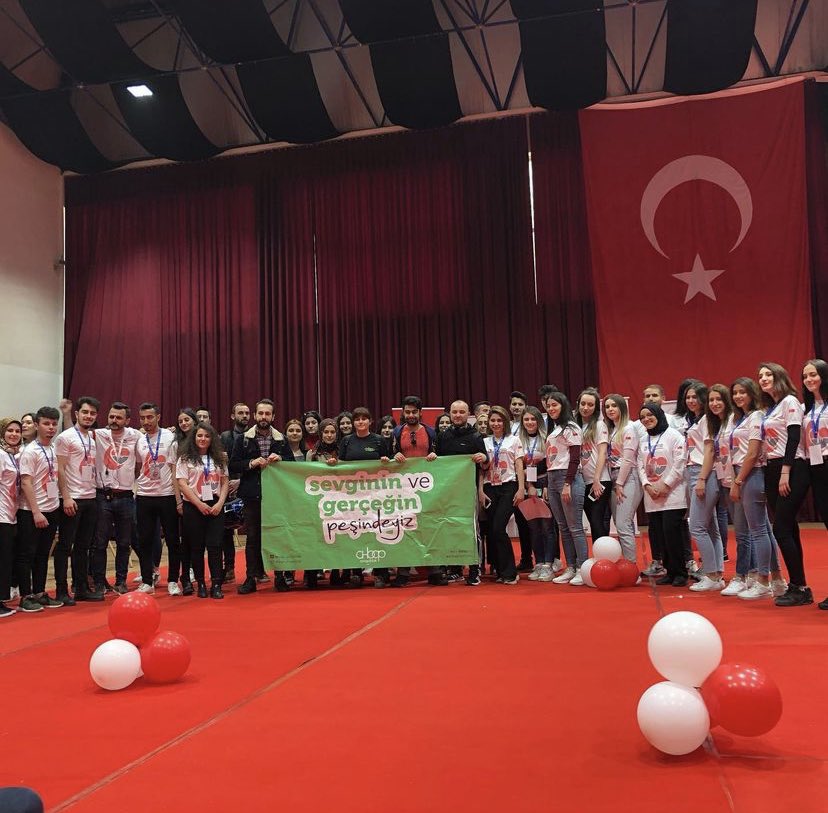 Elime doğmuş bir bebek gibiydi @Ahbap_Zonguldak ,<a href="/haluklevent/">Haluk Levent ( Ahbap Ekibi )</a> Haluk abi ilk haydi dediğinde.Sevgiyle büyütüp yüzlere ulaştık.Sınırlarla kalmayıp üniversitelere,şehirlere aktarma şansı bulduk tecrübelerimizi.Yeni yaşımızda en unutulan kötülüğü bile yenmek dileğiyle🙃 #ahbapla5yıl