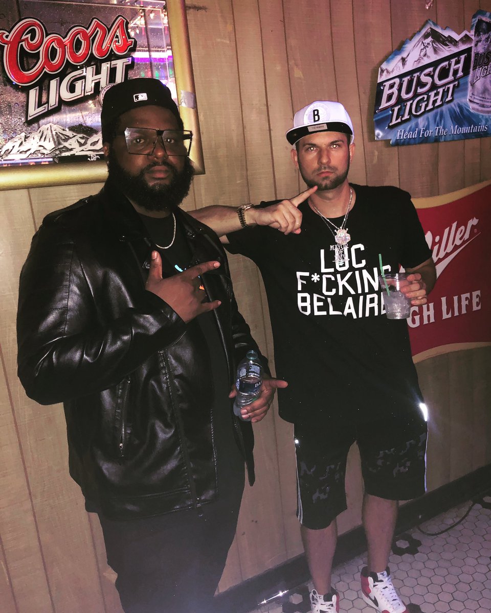 TheRealBURGH's tweet photo. 💰Rich minds think alike @joshfromync 

#BURGH #pittsburgh #celebstyle #joshfromync #westvirginia #money

#Shoe #Sleeve #Cap #Beard #Cool #Shorts #BaseballCap #LeatherJacket #Eyewear #Event #T-Shirt https://t.co/VIpHDyzj4a