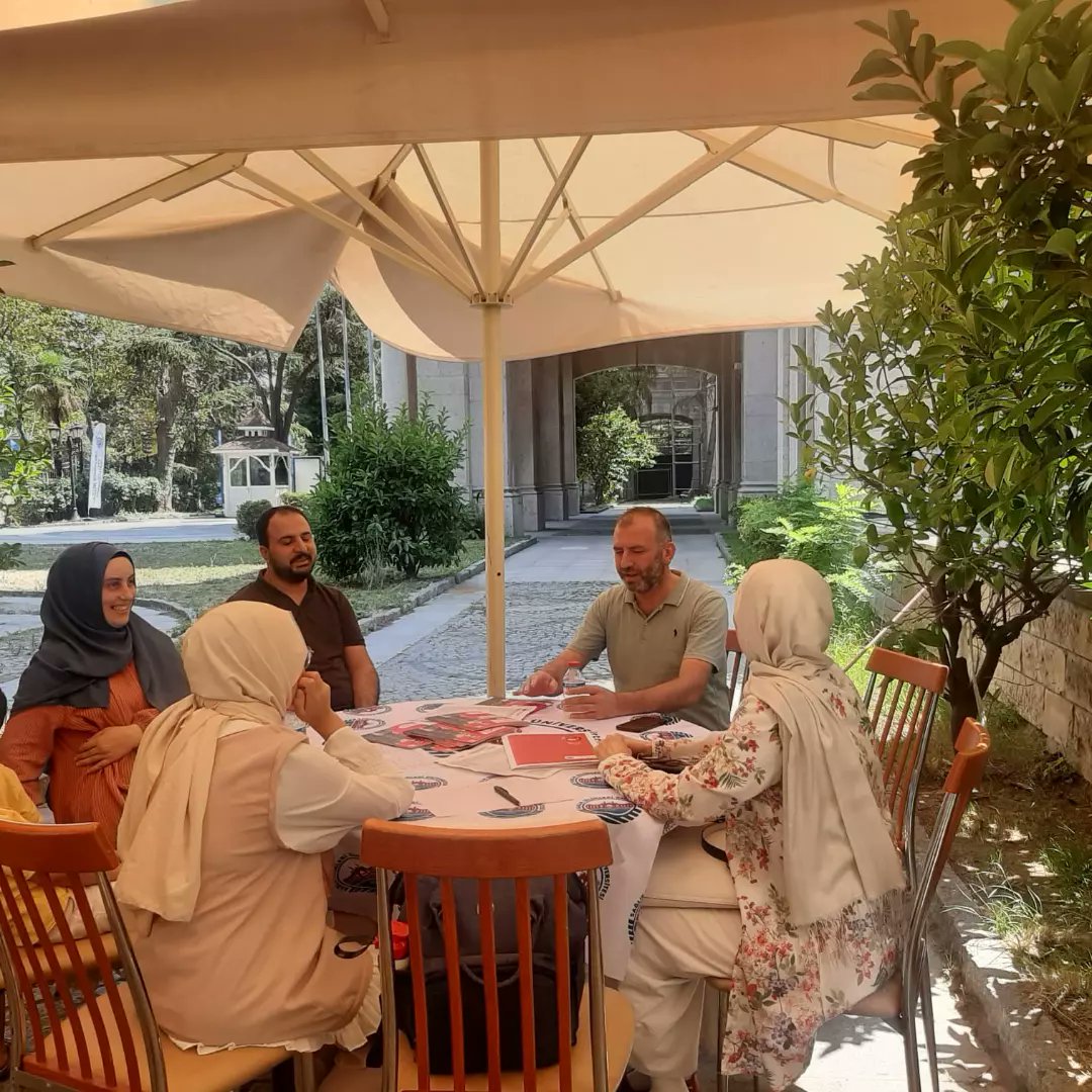 hamidiyeutf's tweet photo. Her zaman olduğu gibi YKS tercih döneminizde de Hamidiye Uluslararası Tıp Fakültesi olarak gençlerimizin yanınızdayız.
27 Temmuz'da başlayan Üniversitemiz Tercih ve Tanıtım Günleri 5 Ağustos tarihine kadar Hamidiye Külliyesinde devam ediyor. 

#TercihimSağlıkBilimleriÜniversitesi https://t.co/gREEand0OE