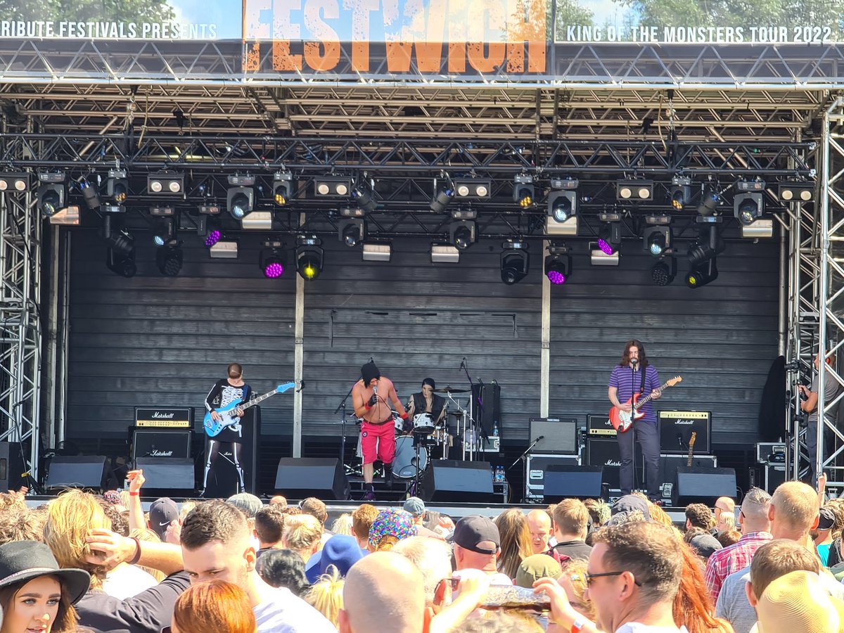 Jim_Bagnall's tweet photo. 2nd day at #Festwich #tribute
RedHot Chilli Peppers UK. https://t.co/uzpJ5klQB8