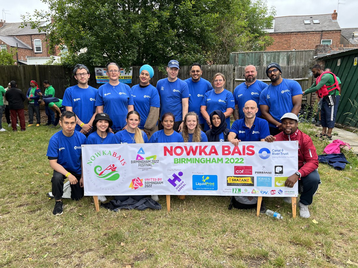 Team raring to go (sort of) for the 2022 #NowkaBais boat race at Edgbaston Reservoir. Come down.