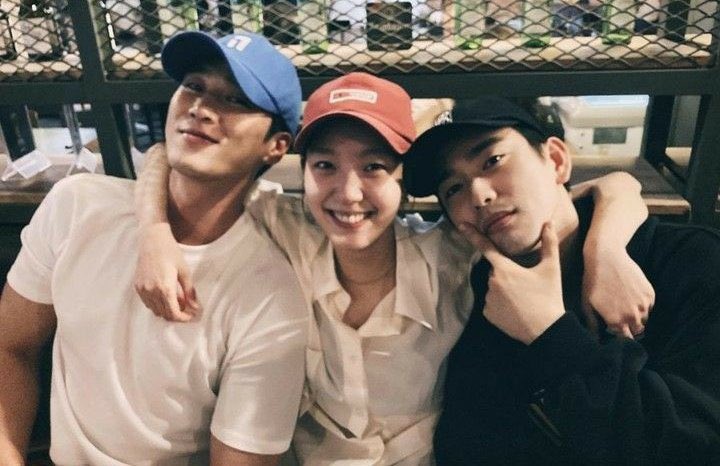 Masriani88's tweet photo. Tekad mereka tidak mampu membuat mereka menjadi pasangan untuk tumbuh bersama;

Namun mereka telah mampu membuat diri mereka sendiri menjadi tumbuh, masing-masing. 
#TimYubabi #YumisCells2Finale https://t.co/zTP2Sb8YP2