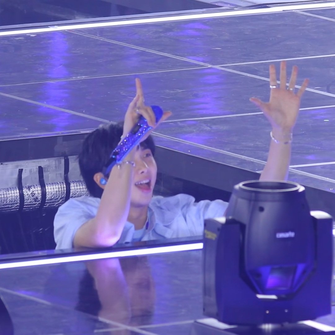 serenityrkive's tweet photo. Namjoon and his happy lil' dance

─A needed thread for serotonin boost♡ https://t.co/oqSootwdKV