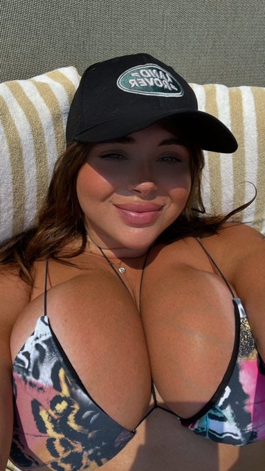 Bewbs https://t.co/Q5e0Zs8lHR