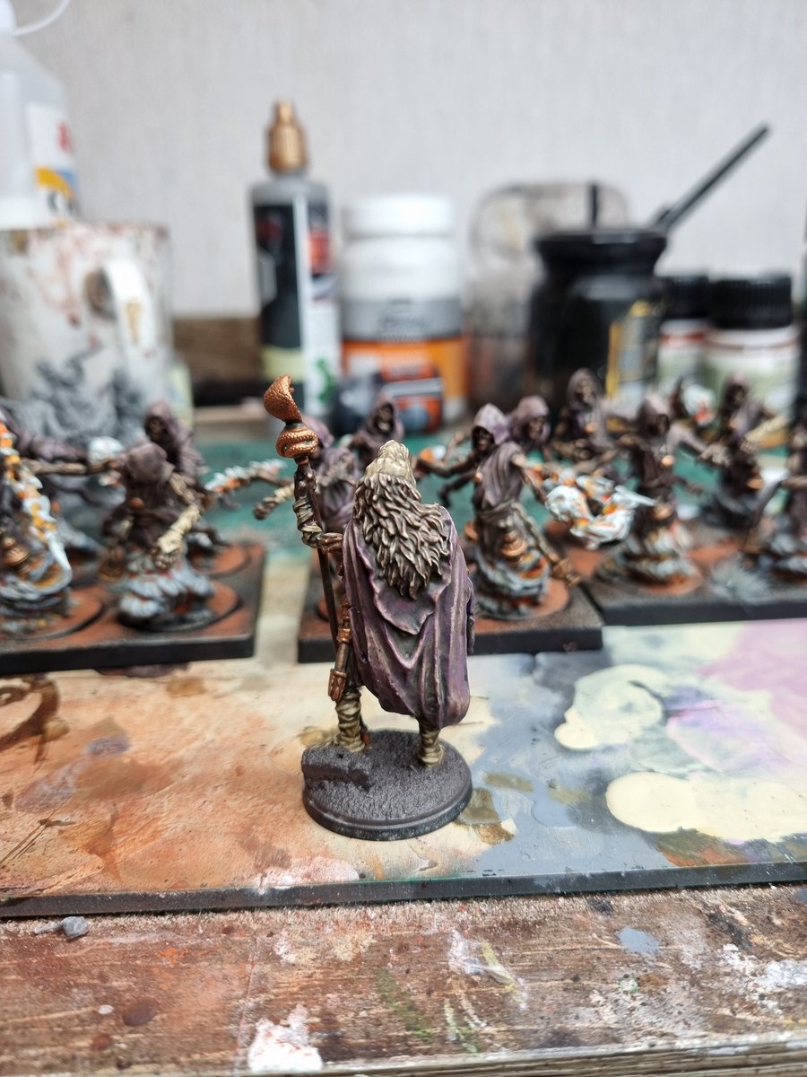Thehobbyhobo1's tweet photo. Just finished a unit of Kheres, and just the base and weathering left for the Strategos. #coloursofconquest #PBwargames https://t.co/USXRNYB2yY