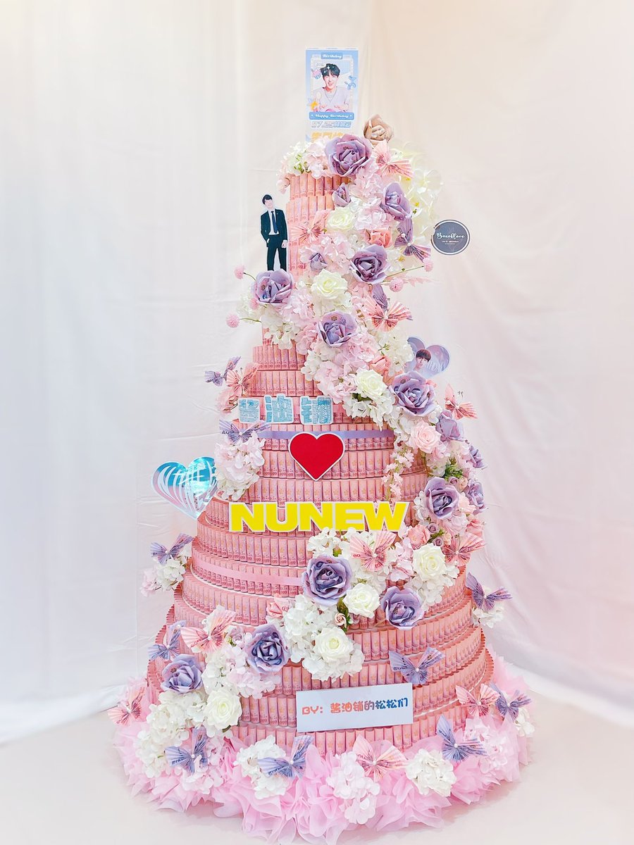 boxofloveflower's tweet photo. Happy Birthday : NuNew 🎂
line : @ boxoflove : 
#nunew_ cwr #nunewmagicday #nunew21stbdproject #นุนิวชวรินทร์ #เค้กเงิน #เค้กธนบัตร #เค้กเงินแสน https://t.co/swqUWTz9Vn