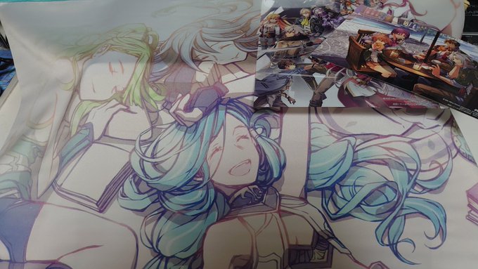 新作原画展行って来ました🎶
特典ゲット出来たけど手ぶらで帰るのもなんだったでタペストリー買っちゃった笑 