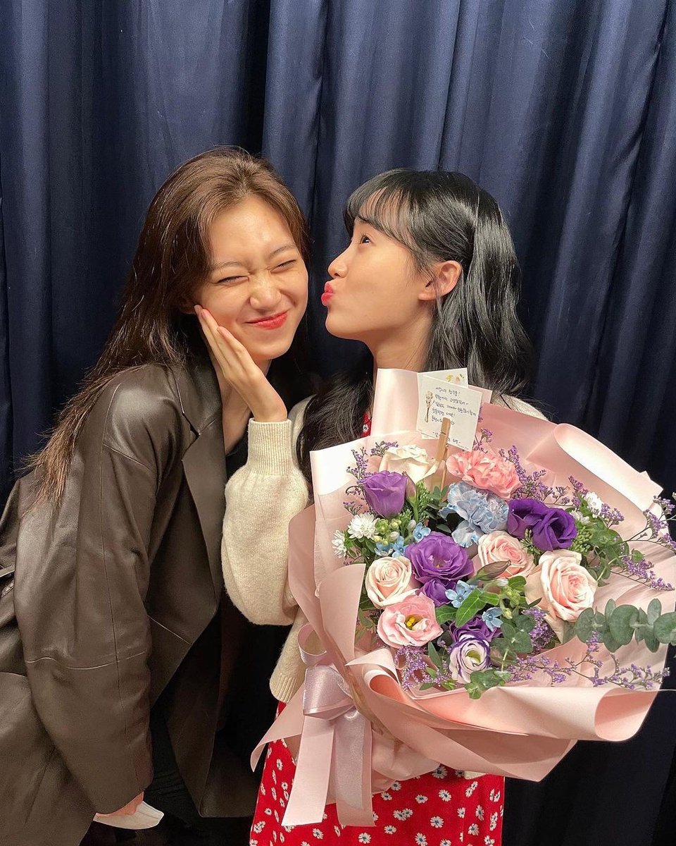 ❄️🌱

#WekiMeki #위키미키 <a href="/WekiMeki/">WekiMeki 위키미키</a>