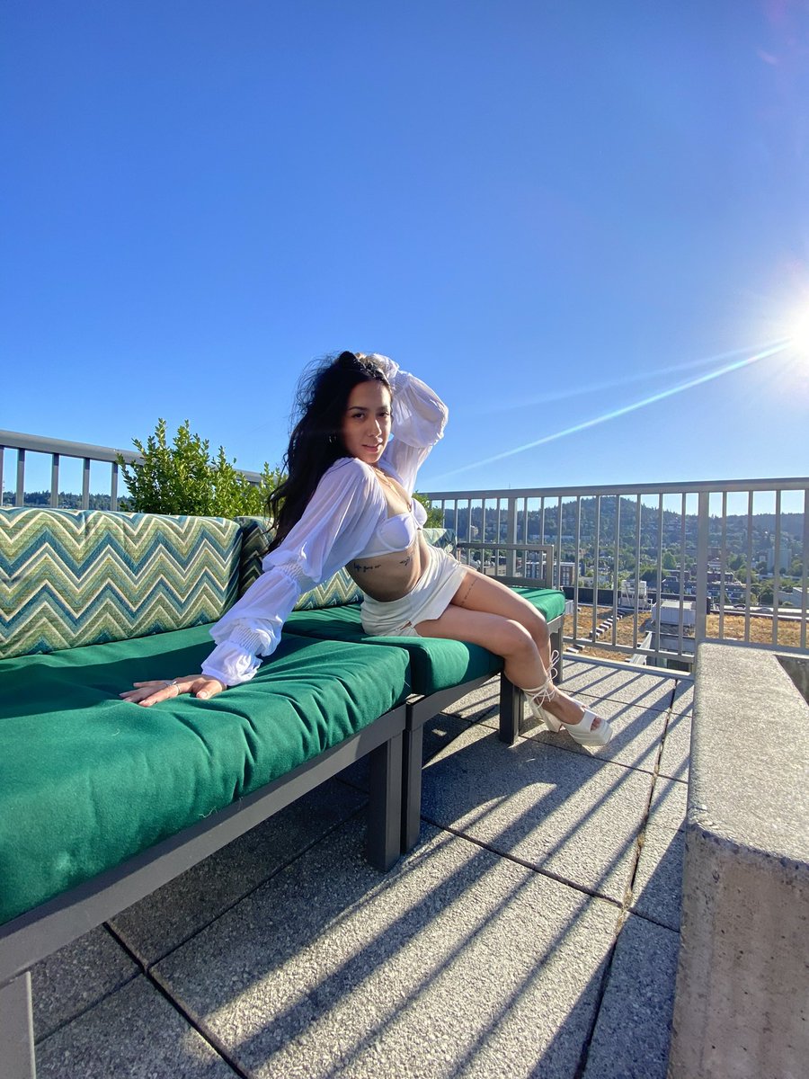 mirandaguard's tweet photo. Can’t believe I forgot to post my bday pics!!! (It’s not too late to wish me a happy bday😚) https://t.co/gX93qwE2jU