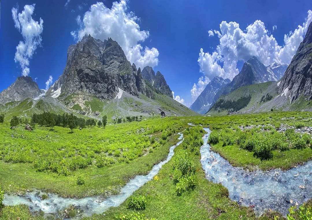 Paktourntravel's tweet photo. Shahzor Banda
Kumrat Valley
Upper Dir Disst
July 2022
Organize your trip with us and explore the beauty of Pakistan ๐ต๐ฐ
๐ : +92 3125120590
#LETSGOTOPAKISTAN #iroPakistan #TKCInsta #etribune #TheKarakoramClub #hunza #dawndotcom #NaturePakistan #travelkahaani https://t.co/Ig14HkRtRT