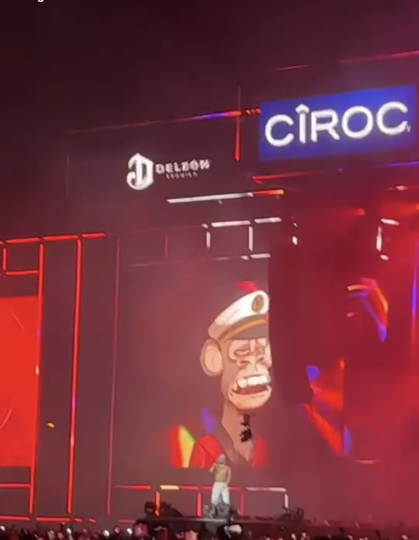 HonoraryApe's tweet photo. Future repping his bored ape at rolling loud miami https://t.co/ROs9WBH4PN