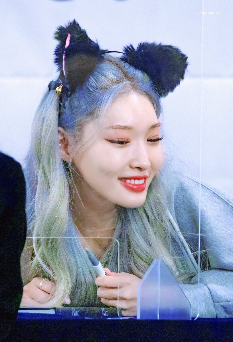 beyoursparkle_'s tweet photo. 220717 용산 랜드홀 팬사인회

아기고앵이 그 잡채

#청하 #CHUNGHA https://t.co/BAjFza5KXu