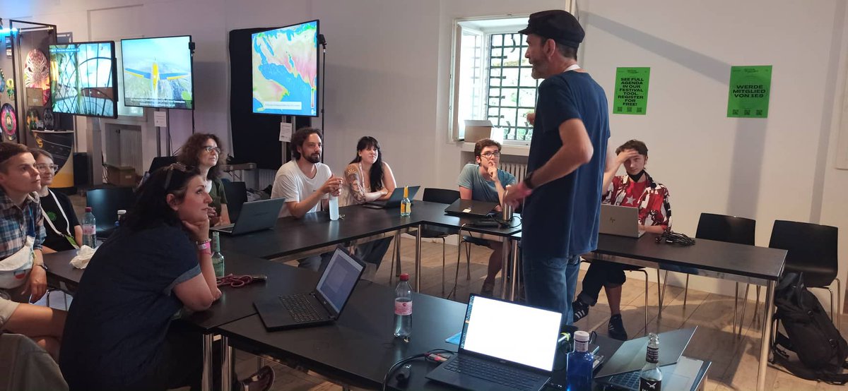 𝕸𝖆𝖝 𝕳𝖆𝖆𝖗𝖎𝖈𝖍 (Ù̷̠̯ž̷́̀̋u̶̇̓͆p̸̈́is̷͛) tweet media