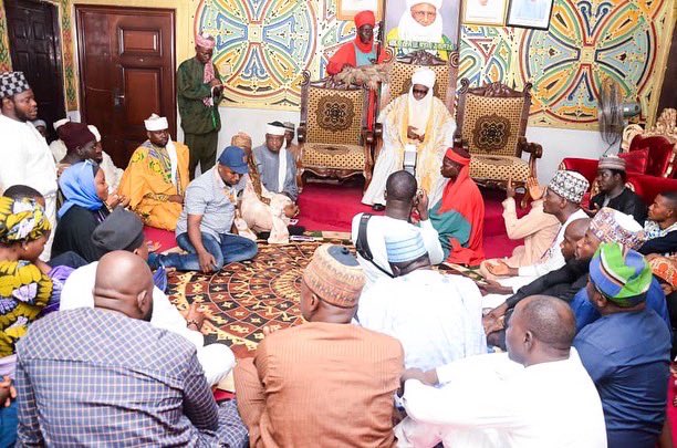 fctyouthnetwork's tweet photo. Another milestone in achieving our goals for FCT -youth network election.

The great ONA of Abaji gave his unwavering support and blessings for to Abuja Original Inhabitants Youth Empowerment Organization for creating such a unique platform,

1/2 https://t.co/Ins7nWSb1f