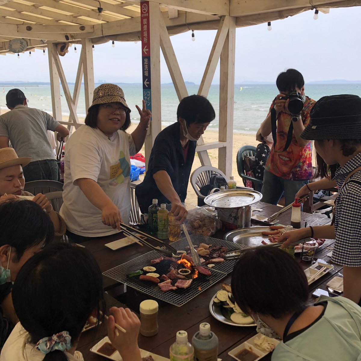 layers_graphica's tweet photo. 今日はスタジオカラーズのBBQに参加せてもらいました☺️ベイサイドで撮影してた頃の話しが出て、夢中になって撮影に行ってた頃を懐かしく思い出しました。またコス撮したくなるね。こんな機会を作ってくれてありがとうございます👍
#StudioColorsFK https://t.co/1yOXDOUl8C