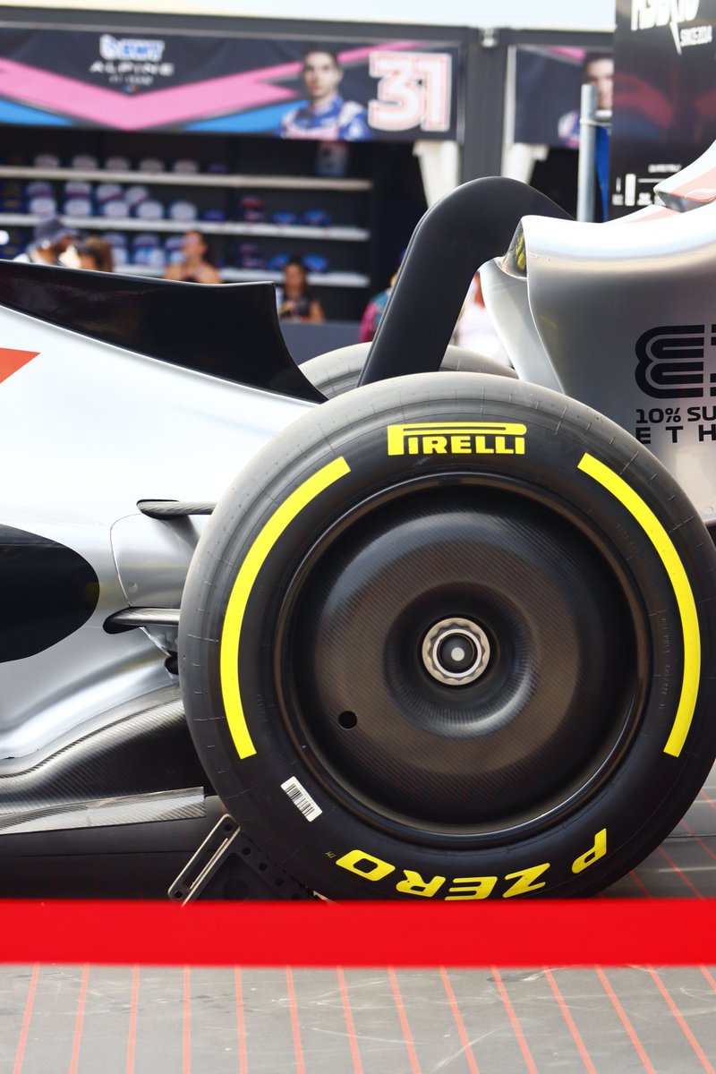 Yumixico's tweet photo. Quali day at the @GPFranceF1

|A THREAD|

#GrandPrixDeFrance #F1 #Formula1 https://t.co/0iIlbXeeKv