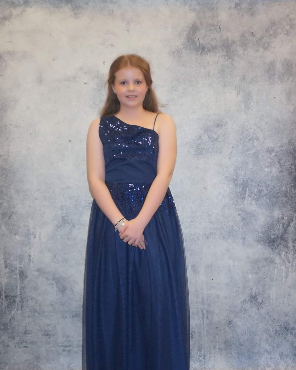 alied13's tweet photo. PROM PRINCESS 

Darcey had the best time at her prom.

What a fabulous end to her last week at school, making memories with her lovely school friends. 

St Maries Class of 2022  you are the best 🥰 https://t.co/ZqNYsVWiTx