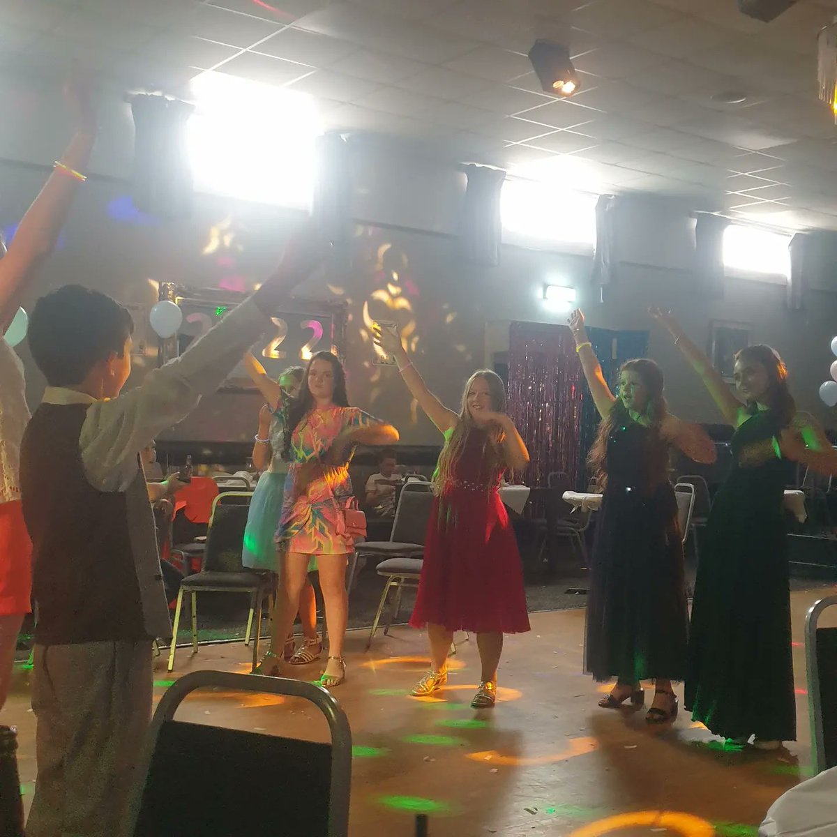 alied13's tweet photo. PROM PRINCESS 

Darcey had the best time at her prom.

What a fabulous end to her last week at school, making memories with her lovely school friends. 

St Maries Class of 2022  you are the best 🥰 https://t.co/ZqNYsVWiTx