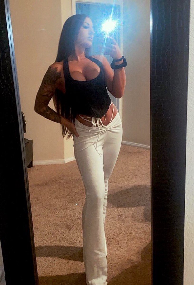 Happy birthday to the most amazing, beautiful, smart, hot and loving girl that I have ever had the privilege of knowing. ❤️❤️❤️❤️❤️❤️❤️❤️❤️❤️❤️