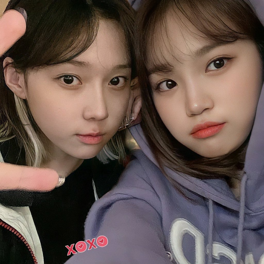 yyujinationn's tweet photo. CHAEWON AND WINTER

from edits to being together in one frame 😭😭😭 https://t.co/EJ5eDfHviw