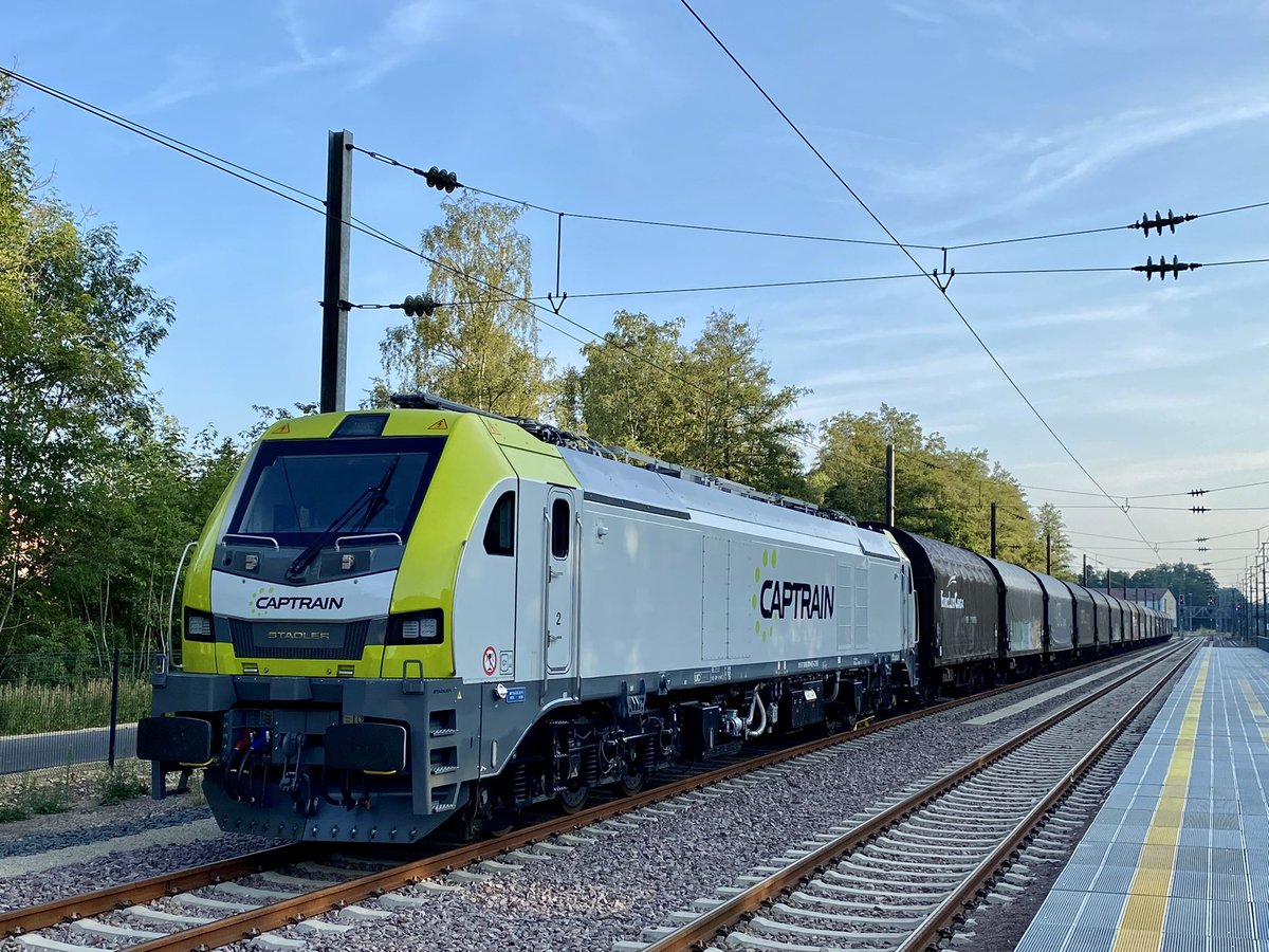 thalys74's tweet image. Dommeldange … au Luxembourg 🇱🇺 … présence depuis plusieurs jours #Eurodual #Stadler aux couleurs de #Captrain pour probablement une série de tests en vue d’homologation pour circuler dans le pays ! Photos prise ce dimanche matins