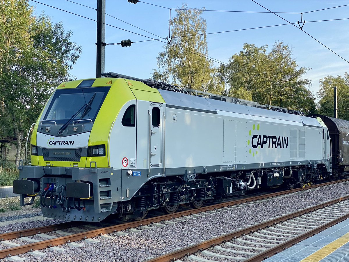 thalys74's tweet image. Dommeldange … au Luxembourg 🇱🇺 … présence depuis plusieurs jours #Eurodual #Stadler aux couleurs de #Captrain pour probablement une série de tests en vue d’homologation pour circuler dans le pays ! Photos prise ce dimanche matins