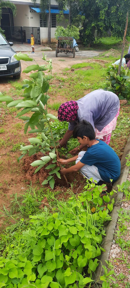 PapamalD's tweet photo. 400+ saplings and enthusiastic kids..
Thank you @GHMCOnline
#GreenHyderabad
#ForestAndEnvironment
#SustainableDevelopment
#UrbanForestParks
@TelanganaCMO
@moefcc
@IKReddyAllola
@KTRTRS
@trsharish
@MPsantoshtrs
@CS_Telangana
@SmitaSabharwal
@FCRIHyderabad
@HiHyderabad https://t.co/8bft2Ydv8G