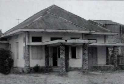 Gedung Pakuwon ini merupakan saksi bisu "Perjanjian Salatiga" pada tahun 1757, yang mendamaikan Raden Mas Said dengan Sunan Pakubuwono III dari Kasunanan Surakarta, sekaligus melahirkan Mangkunegaran.

#salatiga #salatigastad #sejarahsalatiga