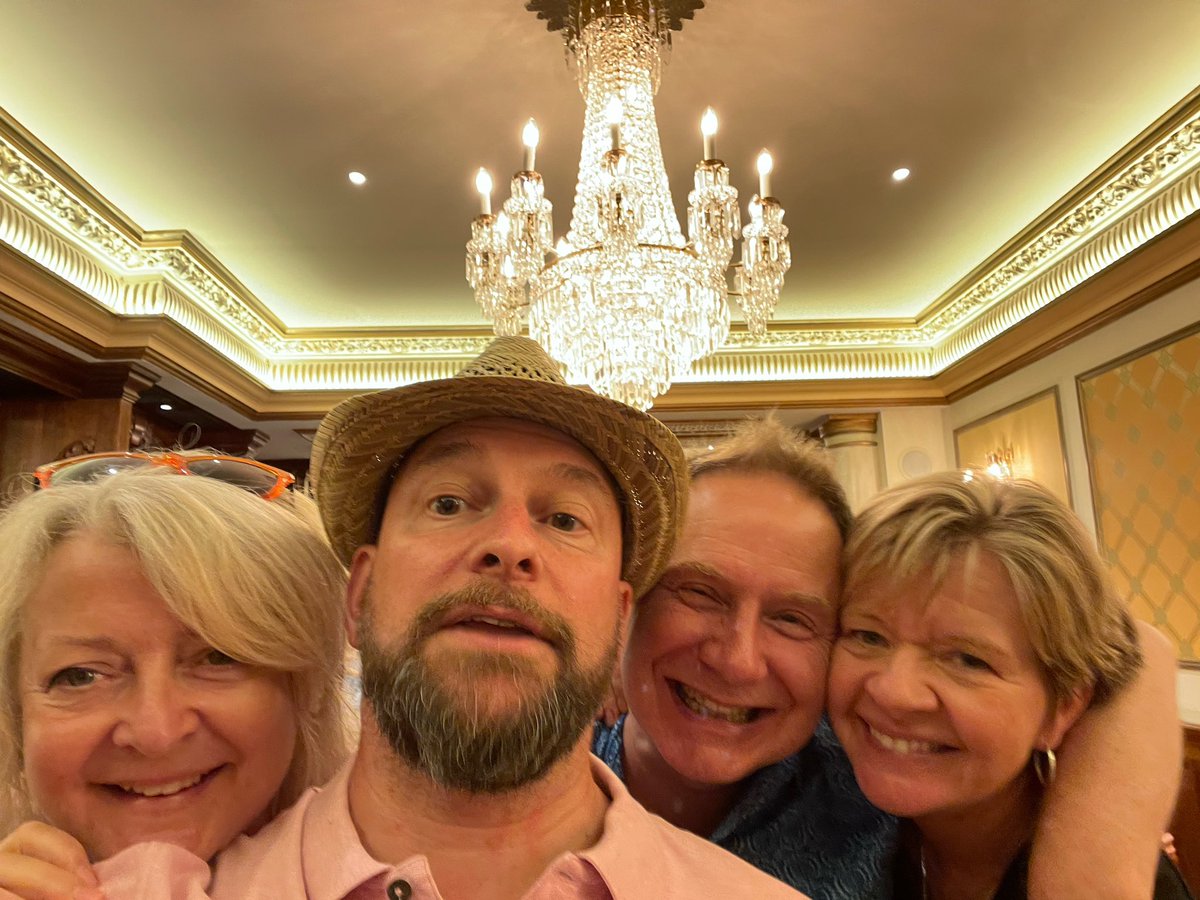 oenograph's tweet photo. Up in the London for #hamiltonmusical Oh my, what an onslaught! Visually, musically, intellectually, emotionally. Almost no dialogue, scattergun rap, sky rocketing soul and operatic arias deliver the story at such a pace we left bombarded &amp; buzzing! https://t.co/V0PynCl0Fp