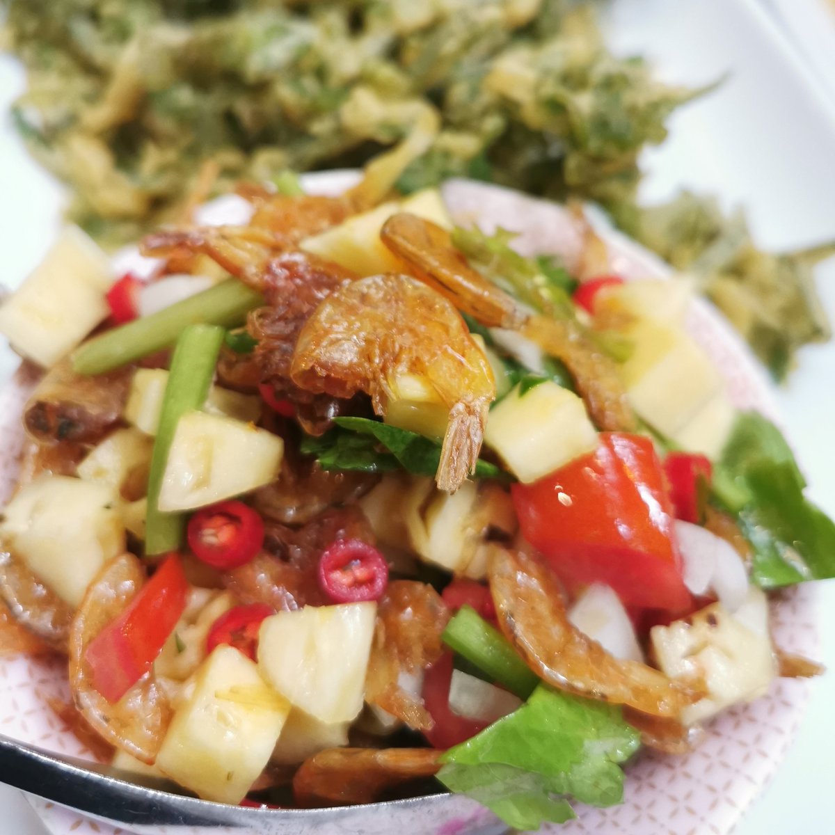 ร้านกินดี • ภูเก็ต เป็นร้านอาหารพื้นเมืองที่อร่อยมากก ที่สำคัญราคาไม่แพงเลยค่ะ แนะนำไข่ตุ๋นทะเลหม้อไฟ เครื่องมาแบบจุกๆ ยำกินได้กินดี อันนี้แซ่บ! หมูฮ้อง ของที่ขาดไม่ได้ เพราะขึ้นชื่อมากกกก อร่อยจนต้องซื้อกลับ กทม หมูนุ่มละลายในปาก ร้านนี้อยู่ทางไปสนามบินนะคะ <a href="/aroii/">@aroii บอกต่อ</a> #อร่อยบอกต่อ