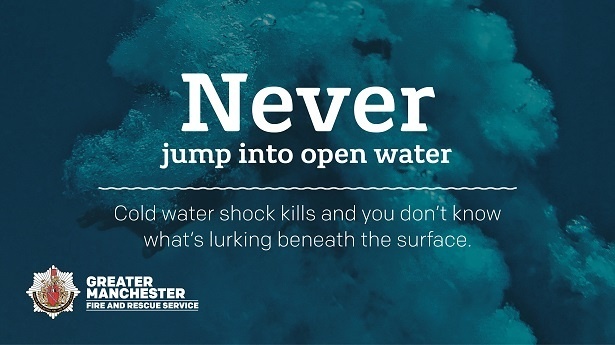 SalfordCouncil's tweet photo. See @manchesterfire at Salford Quays this am carry out a water rescue exercise. Discover equipment they use &amp; learn to use a throw line to help someone in difficulty. Crew also at Clifton Country Park this pm giving water safety advice. Supporting World #DrowningPrevention Day https://t.co/mZIpAWPfi0